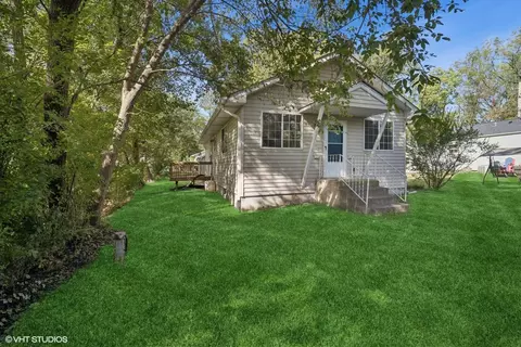 39477 N Hickory Ave, Antioch, IL 60002