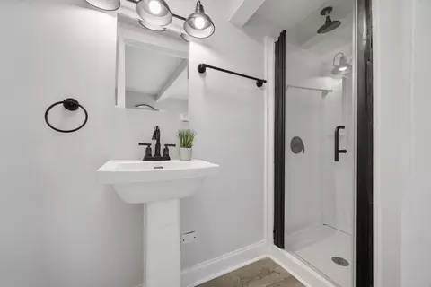 Bath - 38169 N 3rd Ave, Spring Grove, IL 60081 photo 3 of 3