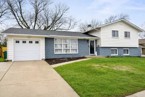 6418 Bradley Dr, Woodridge, IL 60517