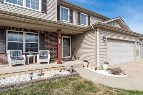 Exterior - 2511 Grey Fox Trl, Bloomington, IL 61705 photo 4 of 10