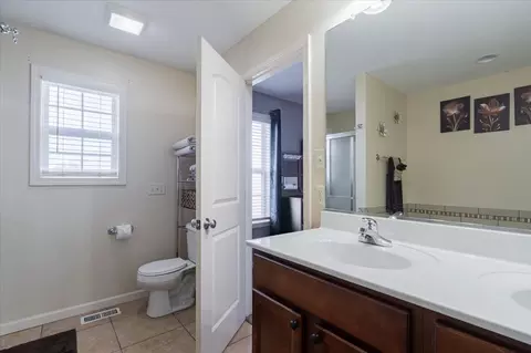 Bath - 2511 Grey Fox Trl, Bloomington, IL 61705 photo 3 of 5