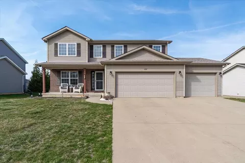 2511 Grey Fox Trl, Bloomington, IL 61705
