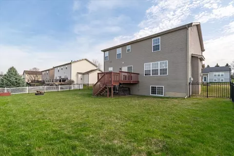 Exterior - 2511 Grey Fox Trl, Bloomington, IL 61705 photo 9 of 10