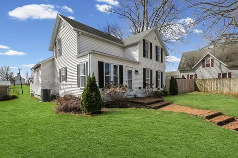 Exterior - 107 E Washington St, Congerville, IL 61729 photo 1 of 13
