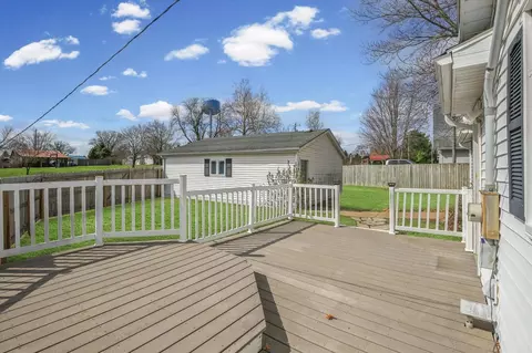 Exterior - 107 E Washington St, Congerville, IL 61729 photo 6 of 13
