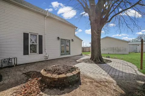 Exterior - 107 E Washington St, Congerville, IL 61729 photo 11 of 13