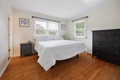 Bedroom - 703 Crestview Dr, Ingleside, IL 60041 photo 1 of 4