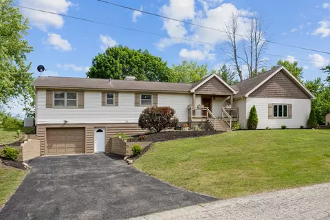 Exterior - 703 Crestview Dr, Ingleside, IL 60041 photo 2 of 7
