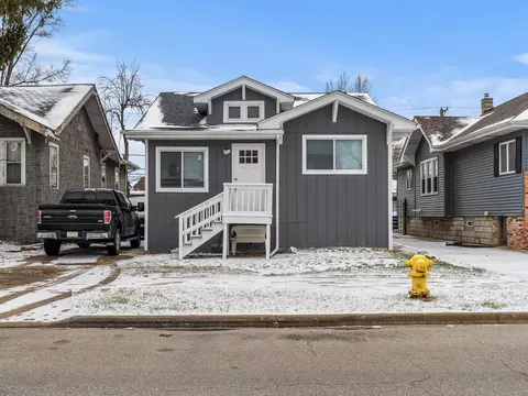 319 156th Pl, Calumet City, IL 60409