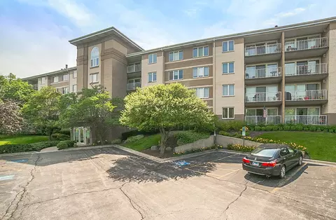 480 E Montrose Ave #203, Wood Dale, IL 60191