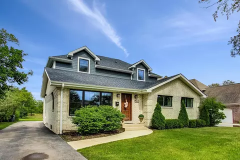 Exterior - 2824 Central Rd, Glenview, IL 60025 photo 2 of 8