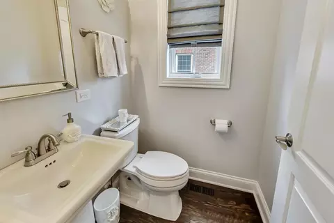 Bath - 2824 Central Rd, Glenview, IL 60025 photo 1 of 7