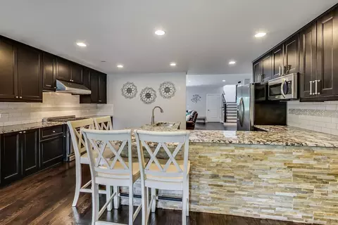 Kitchen - 2824 Central Rd, Glenview, IL 60025 photo 2 of 4