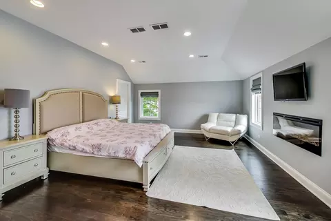 Bedroom - 2824 Central Rd, Glenview, IL 60025 photo 2 of 6