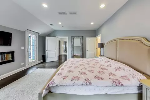 Bedroom - 2824 Central Rd, Glenview, IL 60025 photo 4 of 6