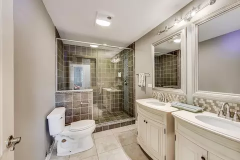 Bath - 2824 Central Rd, Glenview, IL 60025 photo 2 of 7