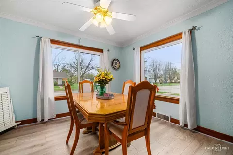 Dining - 644 Columbia Ave, Elgin, IL 60120 photo 1 of 1