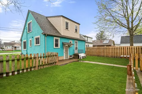 Exterior - 644 Columbia Ave, Elgin, IL 60120 photo 3 of 4