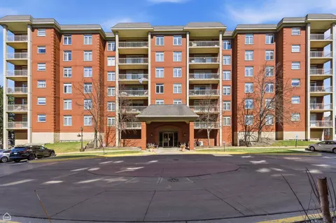 8400 Callie Ave #408, Morton Grove, IL 60053