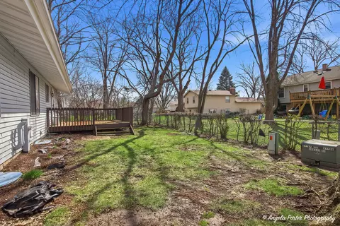 Exterior - 4911 W Bromley Dr, Mchenry, IL 60050 photo 4 of 5