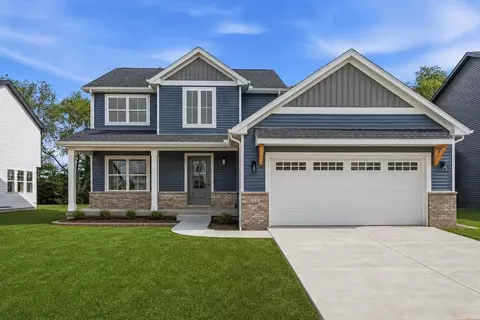 22 Meadow Dr, Monticello, IL 61856