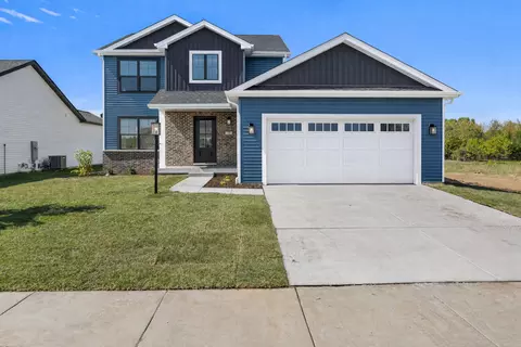 22 Meadow Dr, Monticello, IL 61856