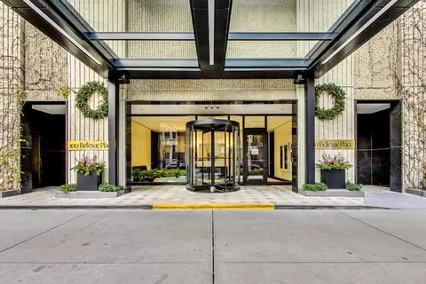 100 E Bellevue Pl #23B, Chicago, IL 60611