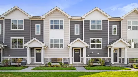 1437 Oakfield Ln, Pingree Grove, IL 60140