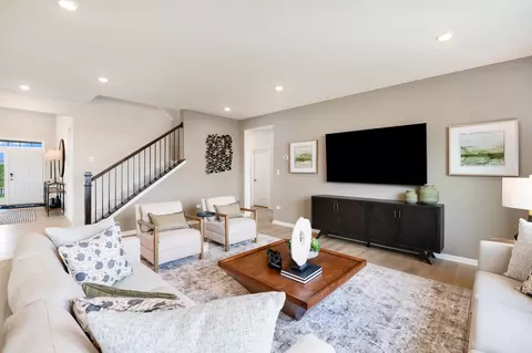 Living - 607 Murdock Pl, Oswego, IL 60543 photo 3 of 3