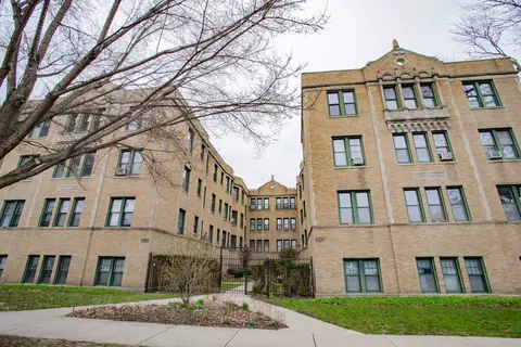 146 Clyde Ave #2E, Evanston, IL 60202