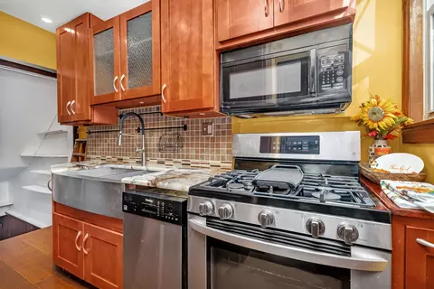 Kitchen - 6403 S Lorel Ave, Chicago, IL 60638 photo 1 of 3