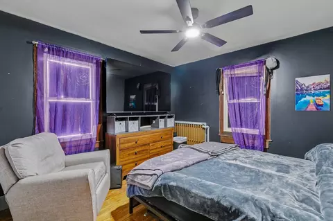 Bedroom - 937 25th St, Moline, IL 61265 photo 1 of 9