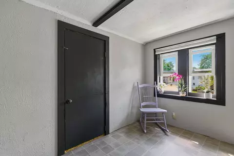 Entry Way - 937 25th St, Moline, IL 61265 photo 5 of 5