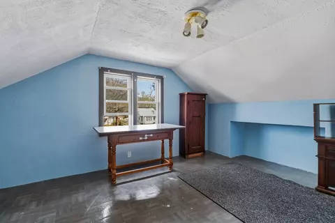 Bedroom - 937 25th St, Moline, IL 61265 photo 8 of 9