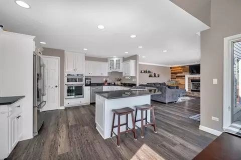 Kitchen - 208 Santos Ave, Minooka, IL 60447 photo 2 of 7