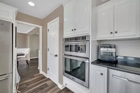 Kitchen - 208 Santos Ave, Minooka, IL 60447 photo 5 of 7