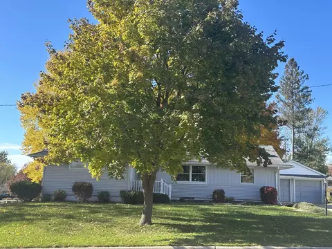 Exterior - 505 S Jackson St, Morrison, IL 61270 photo 5 of 9
