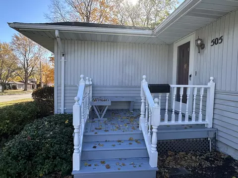 Exterior - 505 S Jackson St, Morrison, IL 61270 photo 3 of 9
