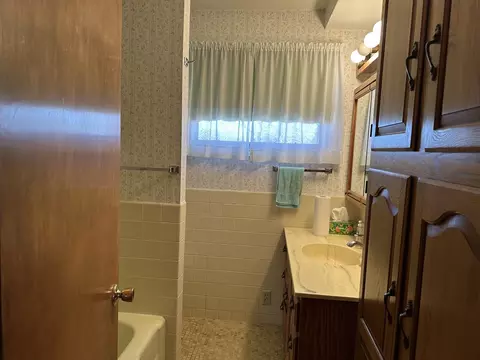 Bath - 505 S Jackson St, Morrison, IL 61270 photo 1 of 2