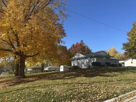 Exterior - 505 S Jackson St, Morrison, IL 61270 photo 7 of 9