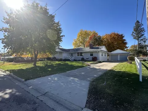 Exterior - 505 S Jackson St, Morrison, IL 61270 photo 4 of 9