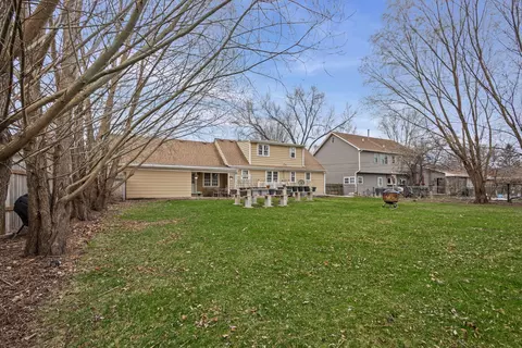 Exterior - 420 Summit St, Algonquin, IL 60102 photo 2 of 3