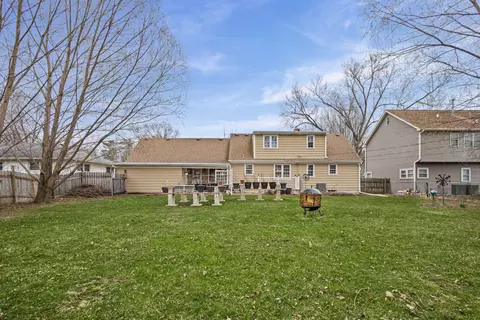 Exterior - 420 Summit St, Algonquin, IL 60102 photo 3 of 3