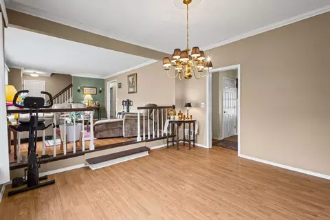 Dining - 420 Summit St, Algonquin, IL 60102 photo 1 of 1