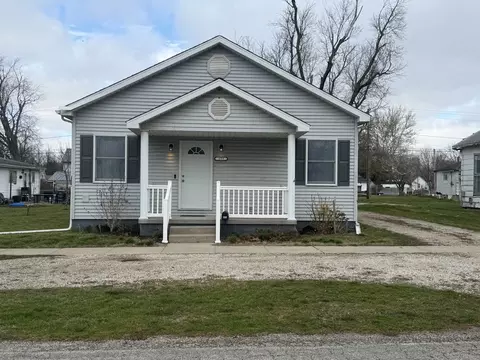 609 E Clay St, Clinton, IL 61727
