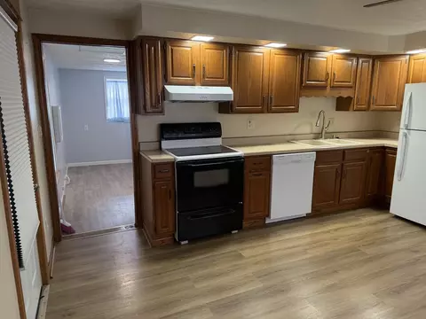 Kitchen - 609 E Clay St, Clinton, IL 61727 photo 2 of 4