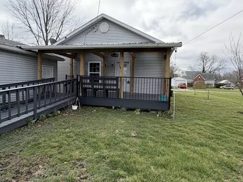 Exterior - 609 E Clay St, Clinton, IL 61727 photo 4 of 7