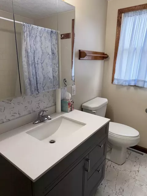 Bath - 609 E Clay St, Clinton, IL 61727 photo 2 of 3