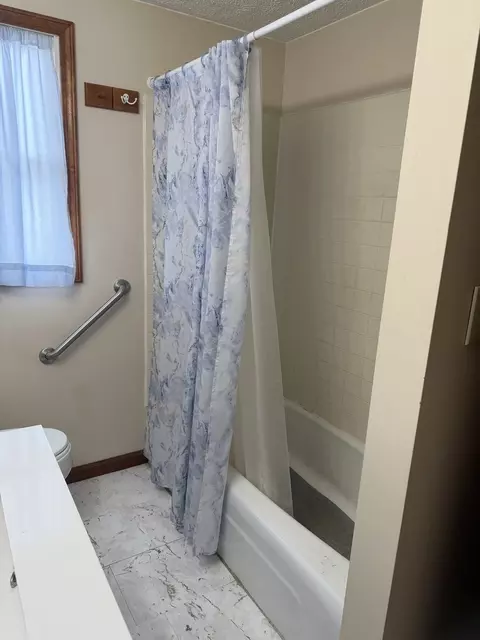 Bath - 609 E Clay St, Clinton, IL 61727 photo 1 of 3