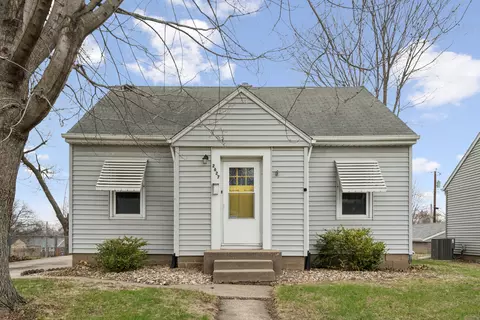 2627 College Ave, Davenport, IA 52803